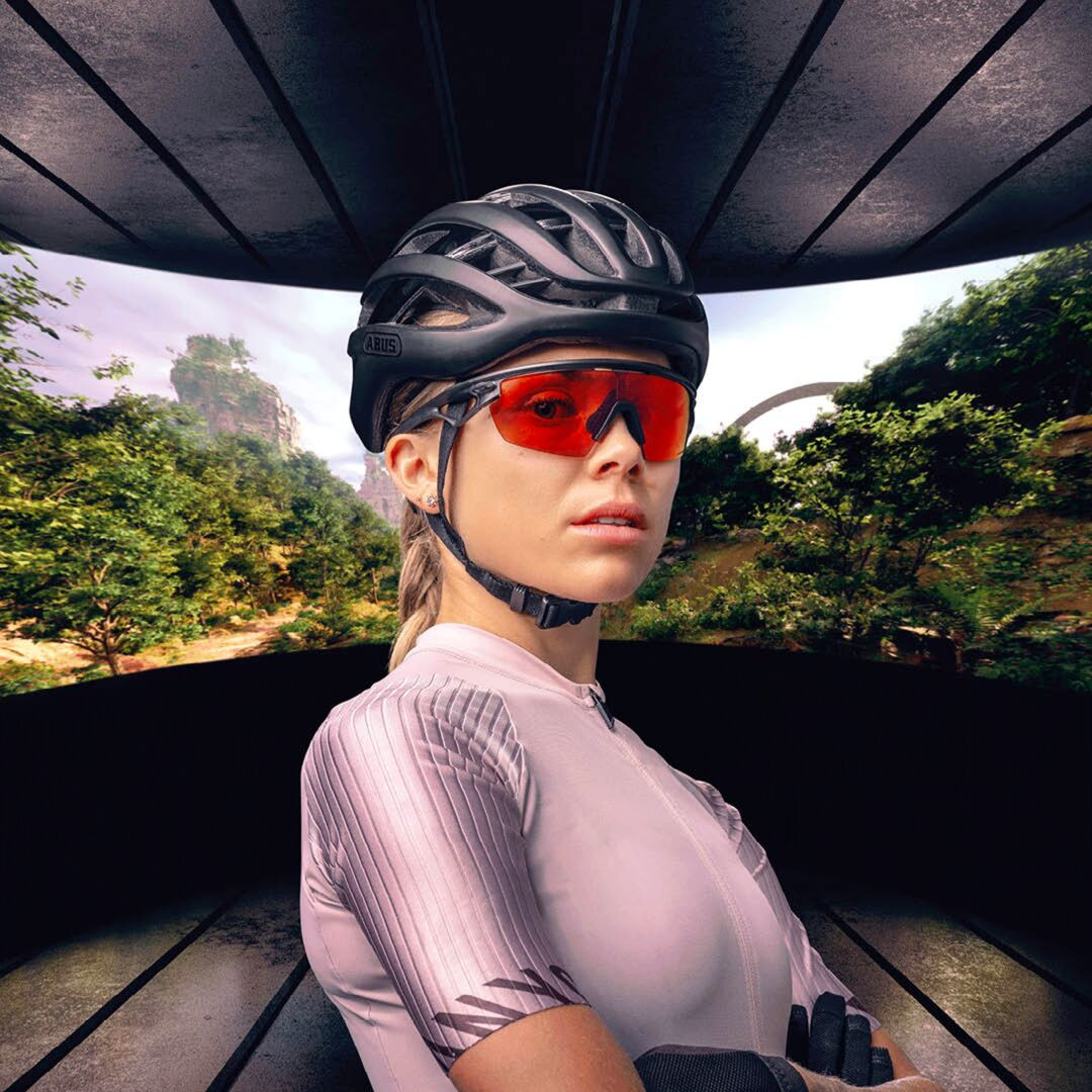 Oakley Sphaera OO 9403 09 136 Férfi, Női napszemüveg akciós termékkép 1