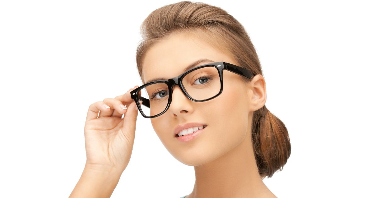 Szemüvegkeret vagy egyfókuszú szemüveglencse akció